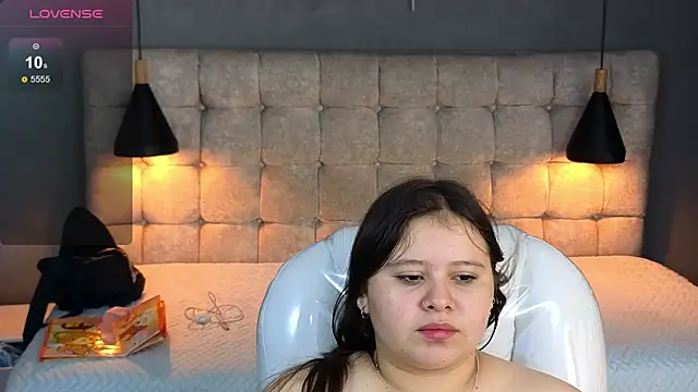 Laia and Aloby online show from 7, 10, 2025