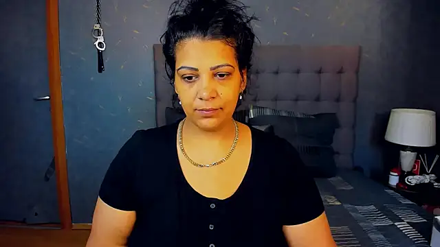 Snapshot of AmyCubes chatting on 2, 11, 2025 AmyCubes online show from 2, 11, 2025