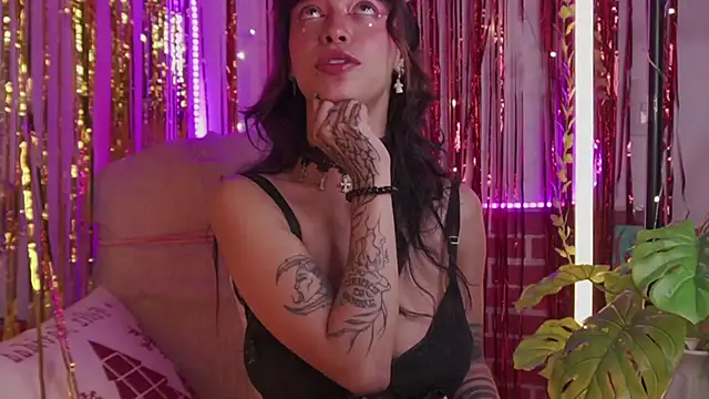 Kitty arts online show from 16, 12, 2024