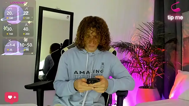 Snapshot of All3ssandr0 chatting on 4, 12, 2024 All3ssandr0 online show from 4, 12, 2024