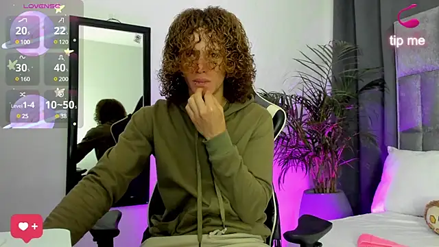 Snapshot of All3ssandr0 chatting on 5, 12, 2024 All3ssandr0 online show from 5, 12, 2024