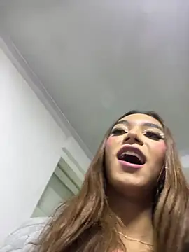 Snapshot of Nikol_Rang__ chatting on 5, 3, 2025 Nikol Rang online show from 5, 3, 2025