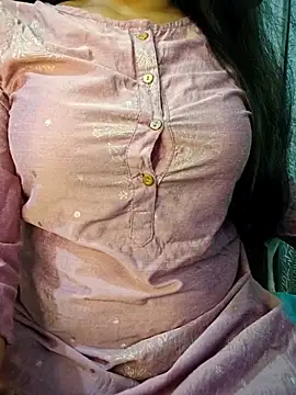 Snapshot of Rina777o chatting on 7, 4, 2026 Rina777o online show from 7, 4, 2026