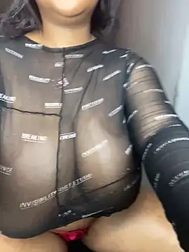 Snapshot of MayaPassion chatting on 21, 10, 2025 MayaPassion online show from 21, 10, 2025