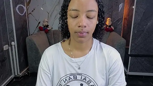 Snapshot of Violeth_b chatting on 16, 6, 2026 Violeth b online show from 16, 6, 2026