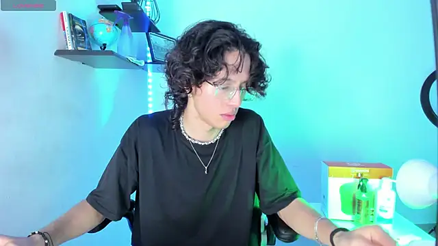 Snapshot of manu_vera chatting on 21, 10, 2025 manu vera online show from 21, 10, 2025