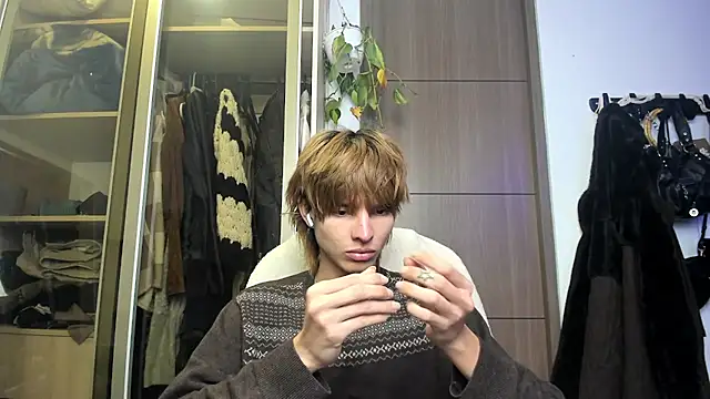Snapshot of santy-kitty chatting on 4, 3, 2025 santy-kitty online show from 4, 3, 2025
