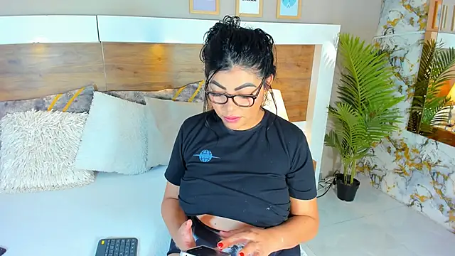 EmaBakker online show from 23, 2, 2025