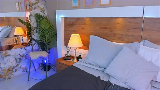 Snapshot of EmaBakker chatting on 5, 1, 2026 EmaBakker online show from 5, 1, 2026