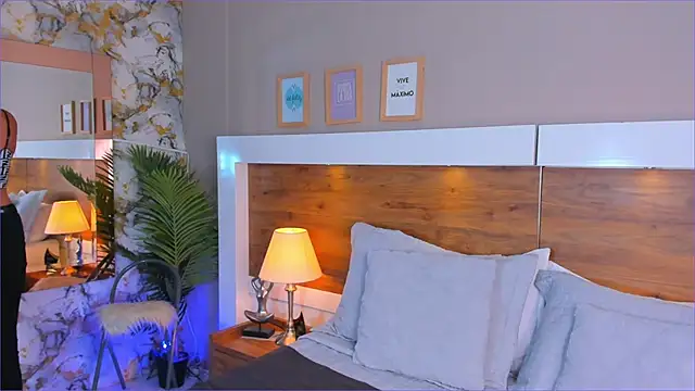 Snapshot of EmaBakker chatting on 6, 1, 2026 EmaBakker online show from 6, 1, 2026