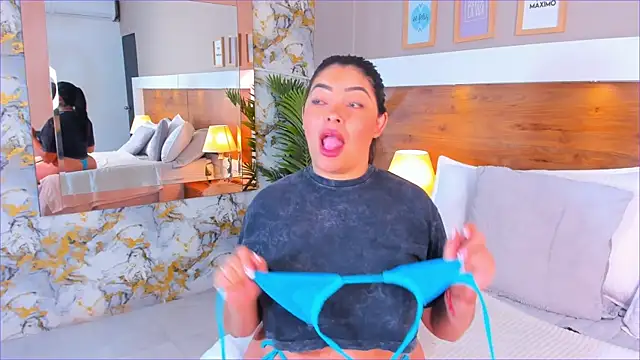 Snapshot of EmaBakker chatting on 8, 1, 2026 EmaBakker online show from 8, 1, 2026