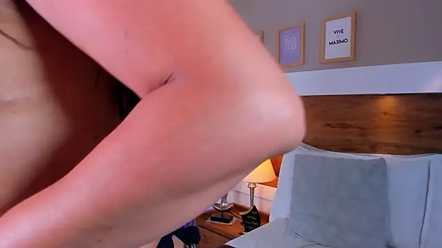 Snapshot of EmaBakker chatting on 10, 2, 2026 EmaBakker online show from 10, 2, 2026