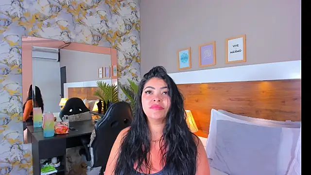 Snapshot of EmaBakker chatting on 4, 4, 2026 EmaBakker online show from 4, 4, 2026