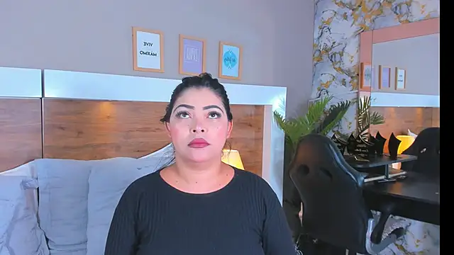 Snapshot of EmaBakker chatting on 7, 4, 2026 EmaBakker online show from 7, 4, 2026