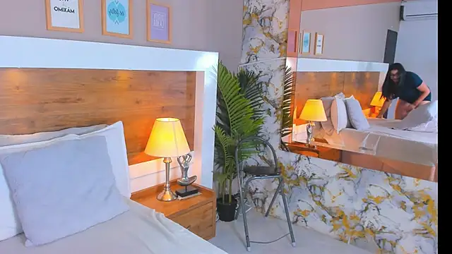 Snapshot of EmaBakker chatting on 15, 4, 2026 EmaBakker online show from 15, 4, 2026