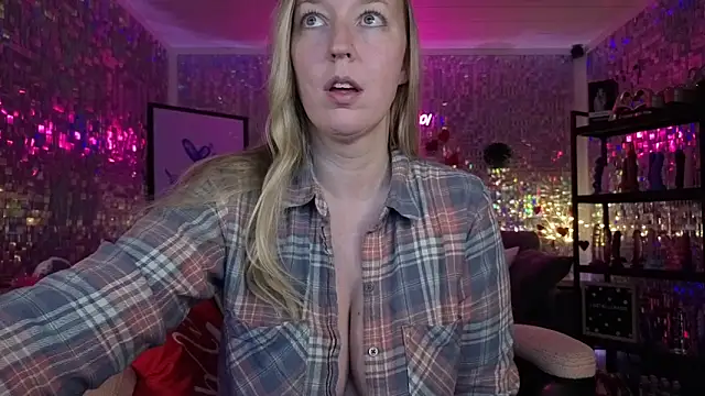 lucyallen4201 online show from 7, 2, 2026