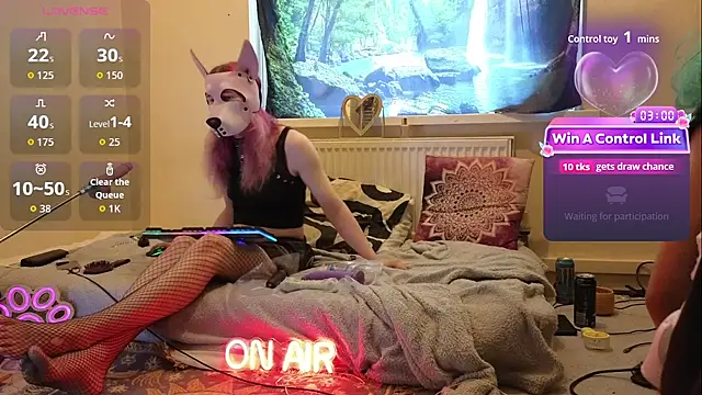 Snapshot of V_Trixx chatting on 4, 8, 2026 V Trixx online show from 4, 8, 2026
