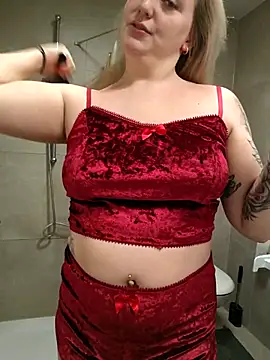 Snapshot of Milas_Dreams chatting on 12, 11, 2025 Milas Dreams online show from 12, 11, 2025