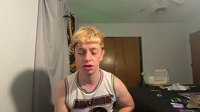 Snapshot of twentywithafelonyy chatting on 24, 12, 2024 twentywithafelonyy online show from 24, 12, 2024