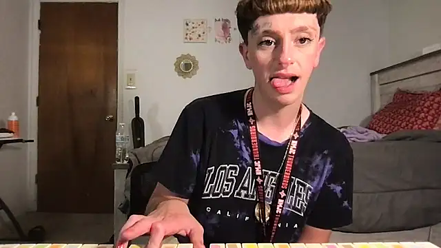 Snapshot of twentywithafelonyy chatting on 25, 9, 2025 twentywithafelonyy online show from 25, 9, 2025