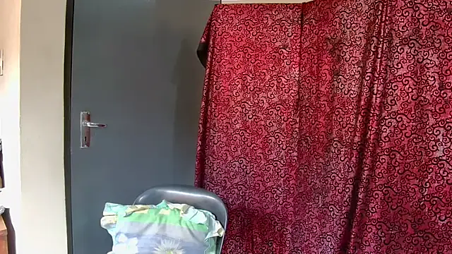 GoddessLorenaTheeSiren online show from 20, 12, 2025