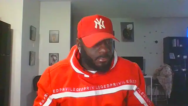 Snapshot of Stayinalive1992 chatting on 29, 10, 2025 Stayinalive1992 online show from 29, 10, 2025