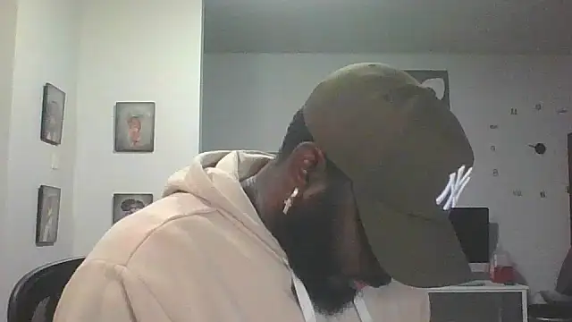 Snapshot of Stayinalive1992 chatting on 7, 11, 2025 Stayinalive1992 online show from 7, 11, 2025