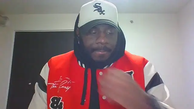 Snapshot of Stayinalive1992 chatting on 13, 3, 2026 Stayinalive1992 online show from 13, 3, 2026