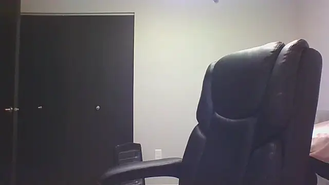 Snapshot of Stayinalive1992 chatting on 29, 3, 2026 Stayinalive1992 online show from 29, 3, 2026