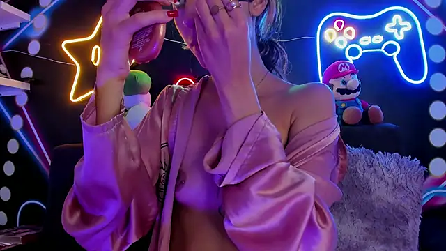 ParisFox  online show from 18, 3, 2025