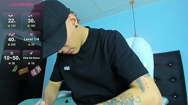 Snapshot of Lobo_17_ chatting on 20, 12, 2025 Lobo 17 online show from 20, 12, 2025