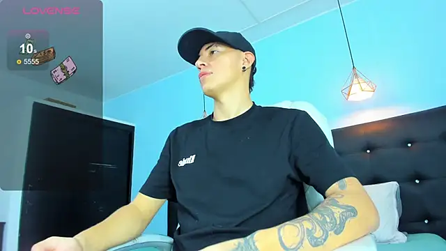 Snapshot of Lobo_17_ chatting on 23, 12, 2025 Lobo 17 online show from 23, 12, 2025