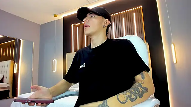 Snapshot of Lobo_17_ chatting on 11, 2, 2026 Lobo 17 online show from 11, 2, 2026