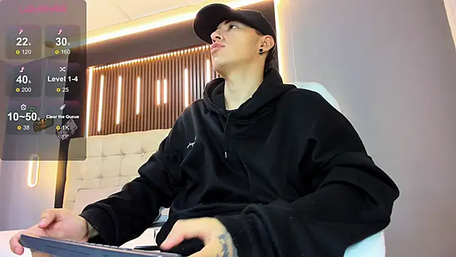 Snapshot of Lobo_17_ chatting on 2, 4, 2026 Lobo 17 online show from 2, 4, 2026