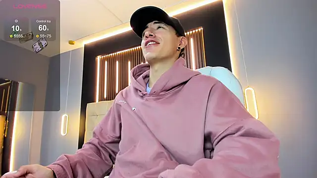 Snapshot of Lobo_17_ chatting on 8, 4, 2026 Lobo 17 online show from 8, 4, 2026