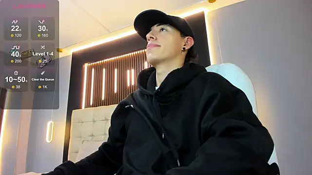 Snapshot of Lobo_17_ chatting on 9, 4, 2026 Lobo 17 online show from 9, 4, 2026