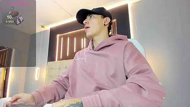 Snapshot of Lobo_17_ chatting on 15, 4, 2026 Lobo 17 online show from 15, 4, 2026