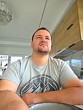 Snapshot of KarlosCarutox chatting on 12, 11, 2025 KarlosCarutox online show from 12, 11, 2025