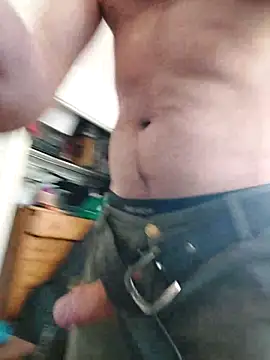 Snapshot of QcMisterv13 chatting on 21, 4, 2026 QcMisterv13 online show from 21, 4, 2026