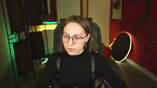 Snapshot of AphexQueen chatting on 13, 2, 2025 AphexQueen online show from 13, 2, 2025