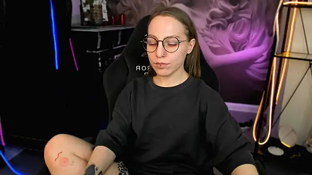 Snapshot of AphexQueen chatting on 14, 2, 2025 AphexQueen online show from 14, 2, 2025