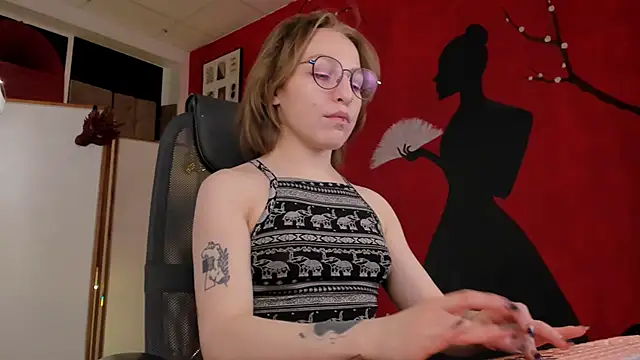 Snapshot of AphexQueen chatting on 18, 2, 2025 AphexQueen online show from 18, 2, 2025