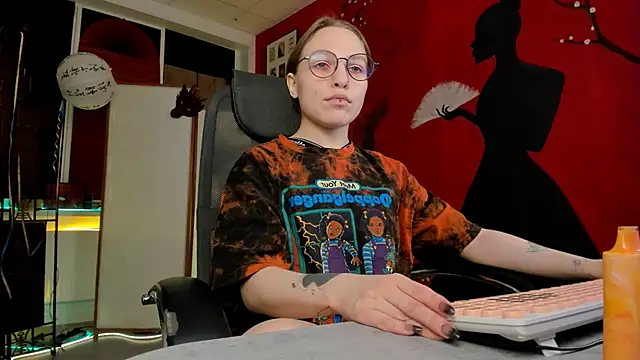 Snapshot of AphexQueen chatting on 18, 2, 2025 AphexQueen online show from 18, 2, 2025