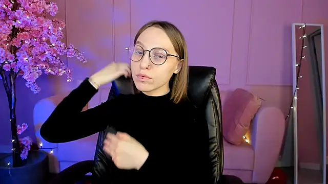 Snapshot of AphexQueen chatting on 21, 2, 2025 AphexQueen online show from 21, 2, 2025