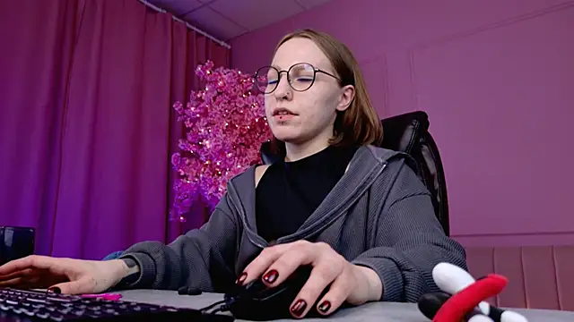 Snapshot of AphexQueen chatting on 28, 2, 2025 AphexQueen online show from 28, 2, 2025