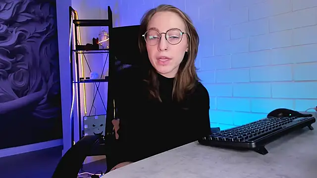 Snapshot of AphexQueen chatting on 20, 3, 2026 AphexQueen online show from 20, 3, 2026