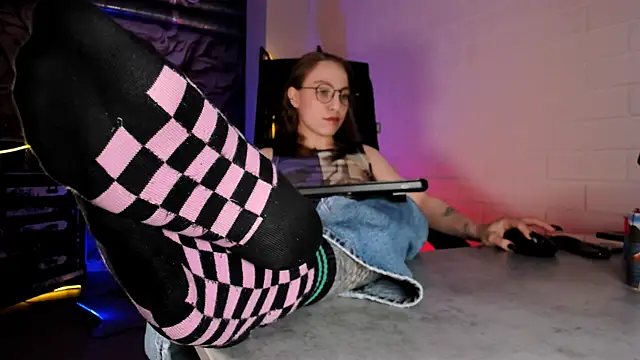 Snapshot of AphexQueen chatting on 12, 4, 2026 AphexQueen online show from 12, 4, 2026