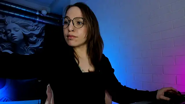 Snapshot of AphexQueen chatting on 25, 4, 2026 AphexQueen online show from 25, 4, 2026