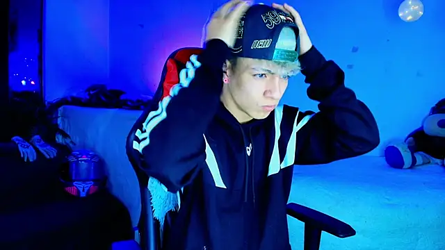 twink sebas  online show from 18, 11, 2025