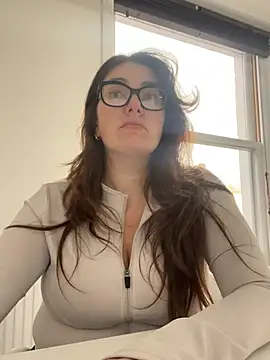 Snapshot of Miss_Stassi chatting on 2, 1, 2025 Miss Stassi online show from 2, 1, 2025